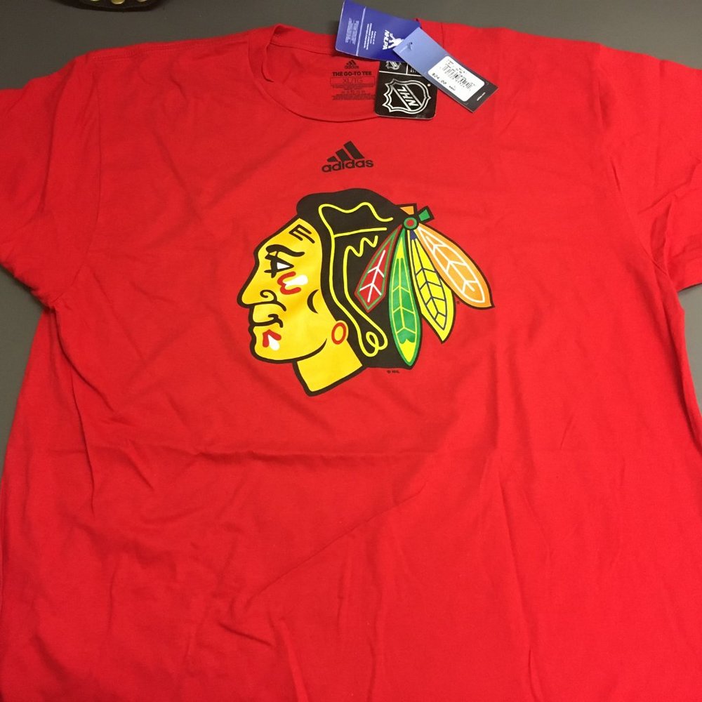 Men's XL Adidas Chicago Blackhawks T Shirt